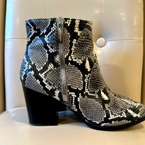 CLOSET CLEAN OUT Nine West faux snake zip booties WITH FLEX SOLE